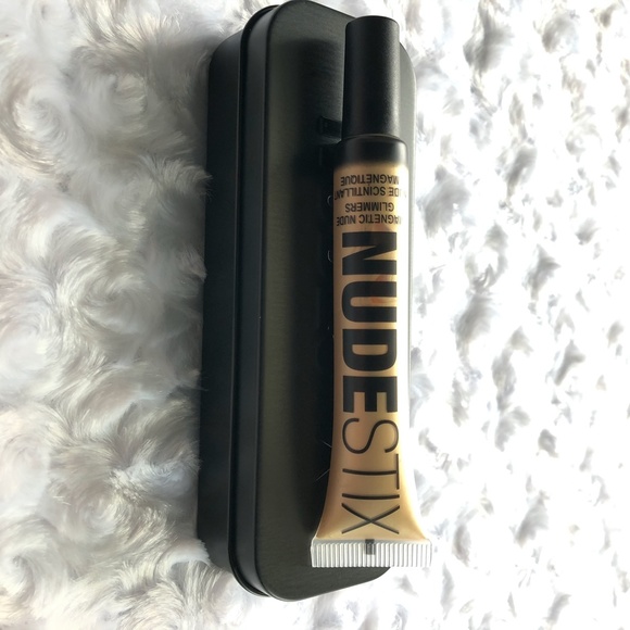 Nudestix  Highlighter in 24k Goddess - Picture 2 of 4